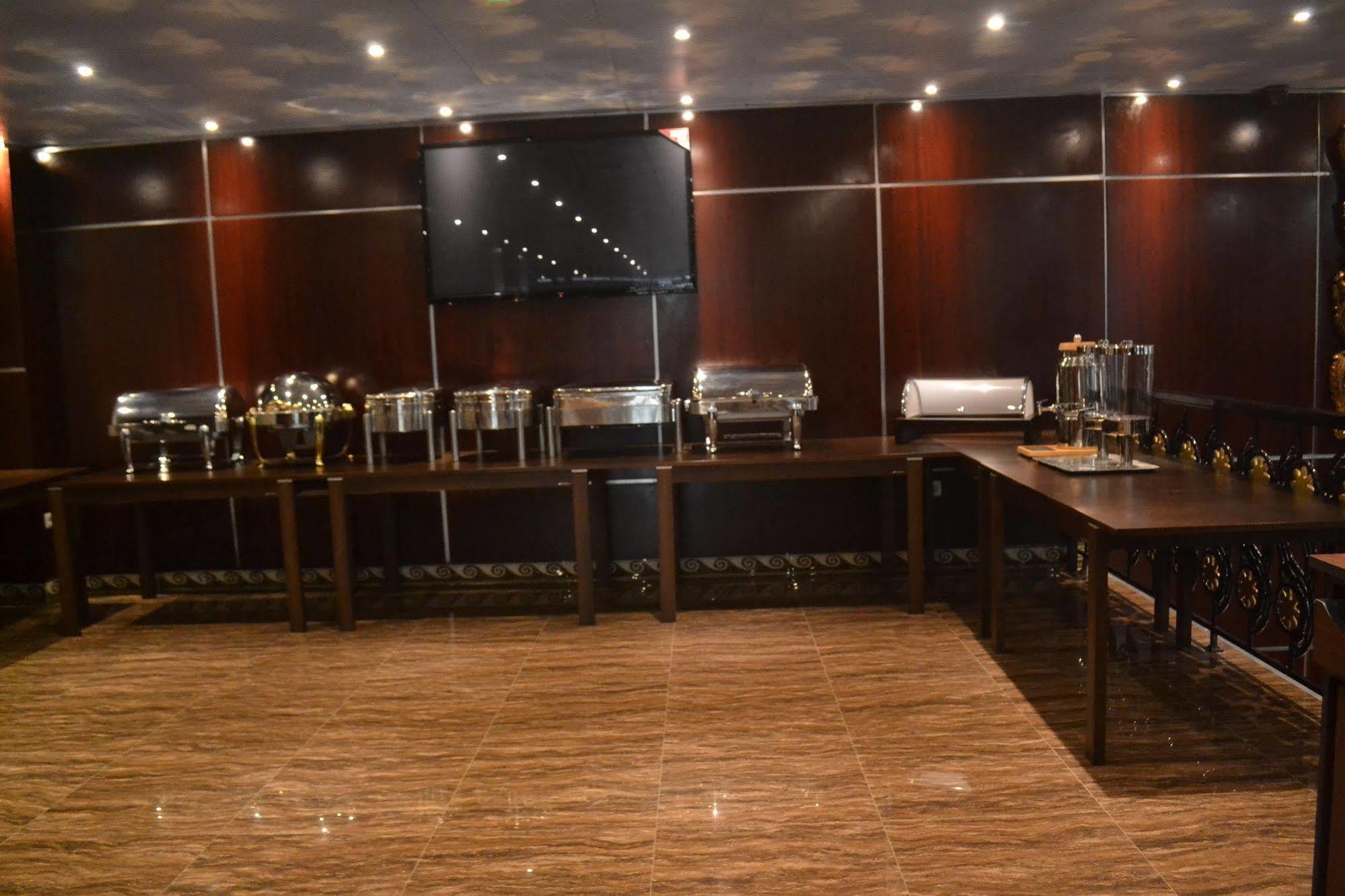 Noubou International Hotel Douala Exterior foto